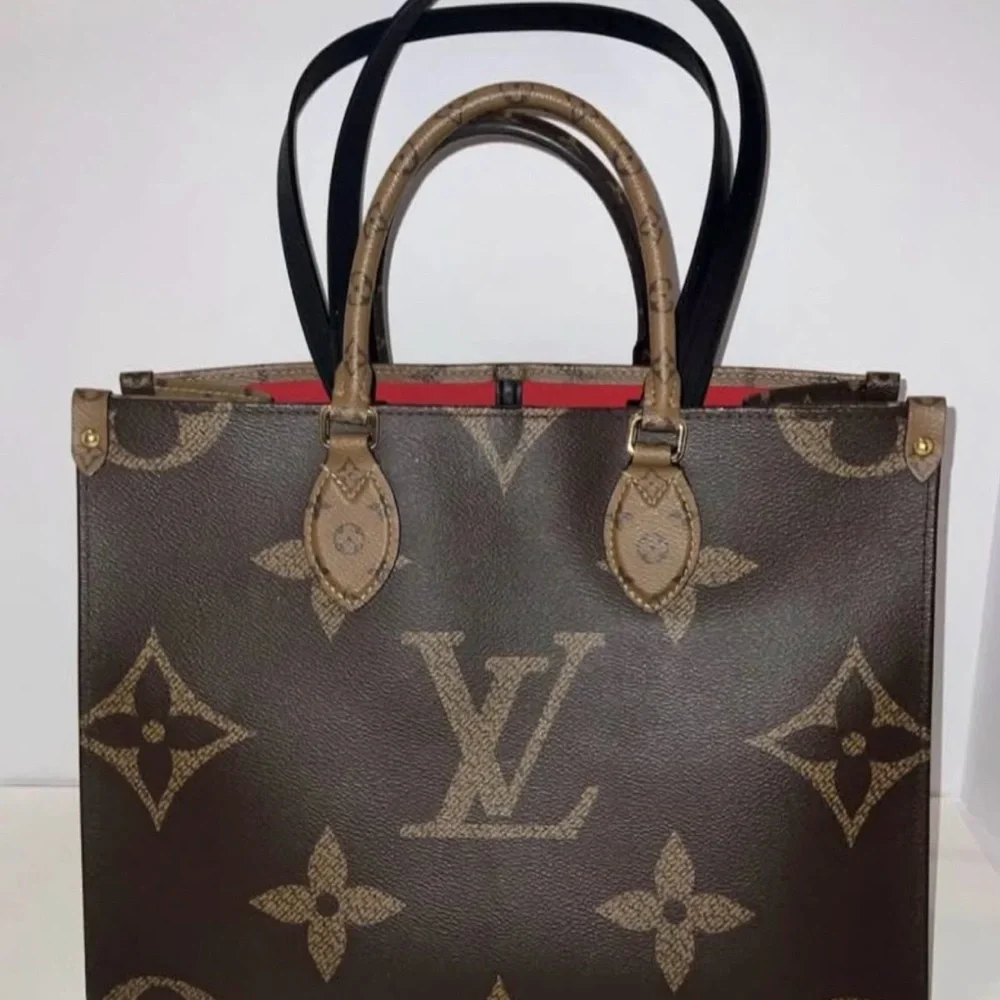 Louis Vuitton On The Go MM‎ Tan and Brown Monogram Tote